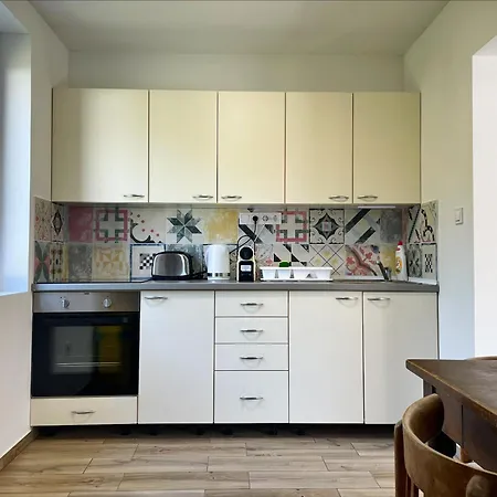 Alma2 Vendeghaz רבפולופ