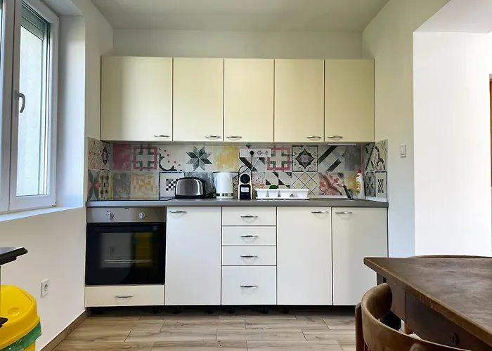 Alma2 Vendeghaz רבפולופ